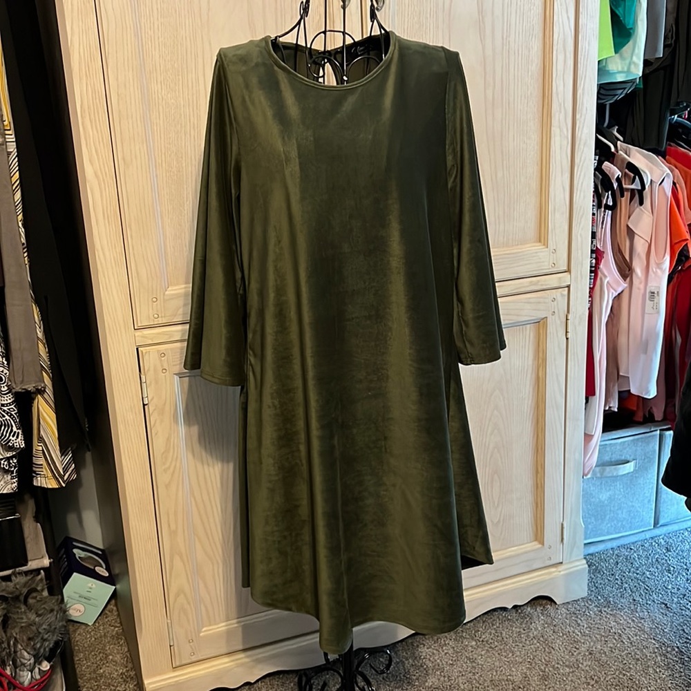 Olive Green Ribbed Velvet Shift Dress 3/4β Bell Sleeve Keyhole Back